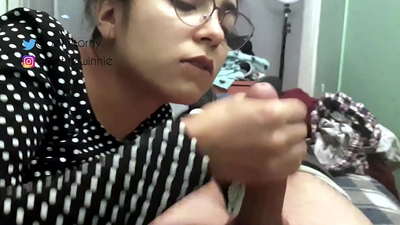 ಕೈಯಲ್ಲಿ ಮುಗಿಸುವುದರೊಂದಿಗೆ ಕೈಯಿಂದ ಮಾಡಿದ - ಬಹಳಷ್ಟು ಹಾಲು